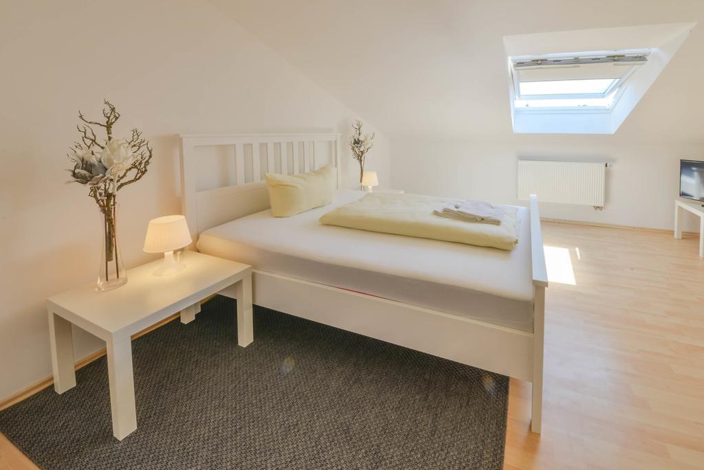 Pension Wess Neufinsing Extérieur photo